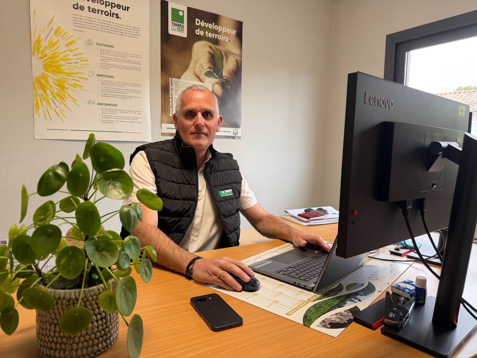 Illustration de l'article L&rsquo;écosystème Google au service de l&rsquo;agriculture : pourquoi Terres du Sud a misé sur le Pixel pour sa flotte mobile.